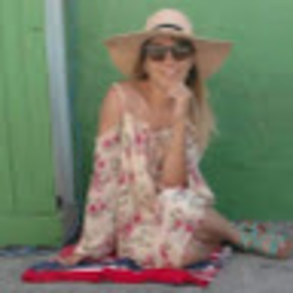 Meet your Posher, Daliya - Picture 1 of 1